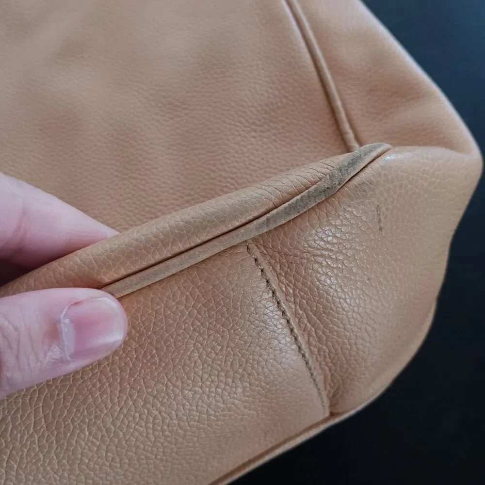 Barry Kieselstein- Cord Camel‎ Leather HOBO with Signature Frog Flawed